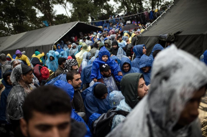 क्रोएशिया ने शरणार्थियों के लिए खोली अपनी सीमा